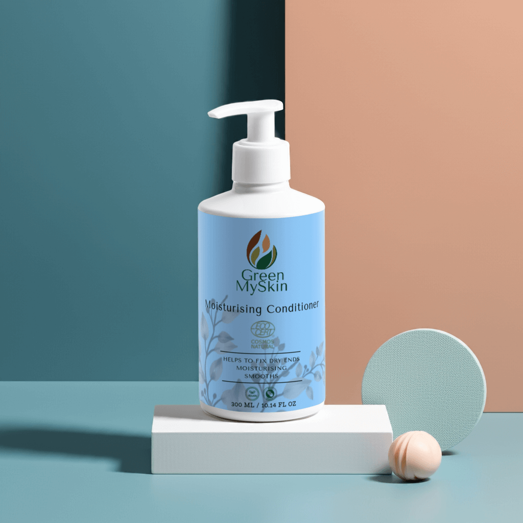 Moisturizing conditioner with pump designed to repair dry ends and enhance hair smoothness.