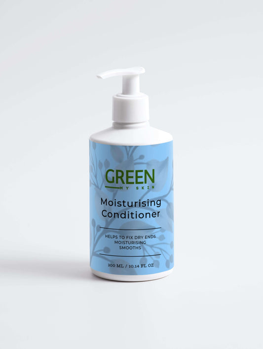 Moisturising conditioner bottle with pump, designed to fix dry ends and enhance smoothness.